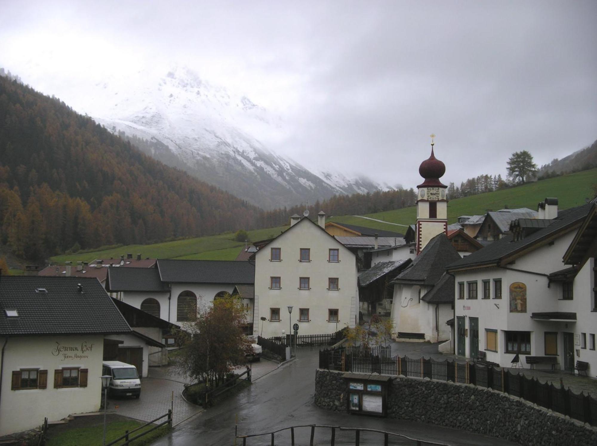 Hotel Edelweiss Malles Venosta Luaran gambar
