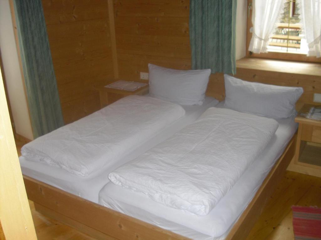 Hotel Edelweiss Malles Venosta Bilik gambar